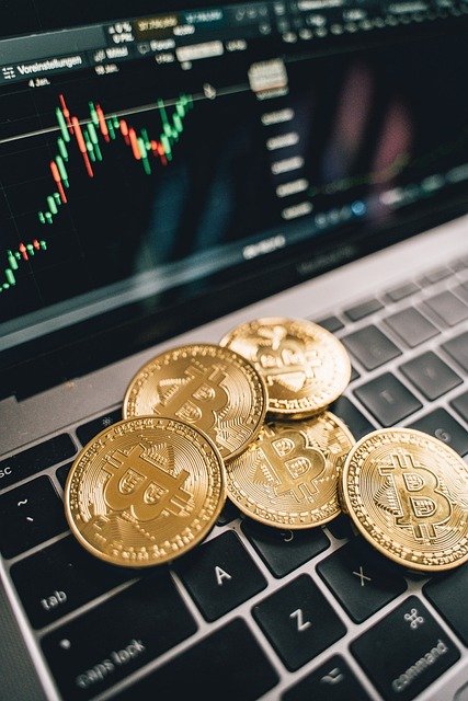 Investir en bourse et crypto : conseils et stratégies efficaces